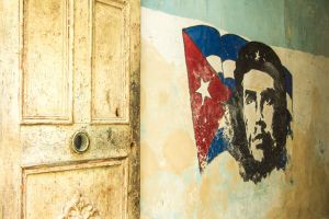 Wall with Che-2